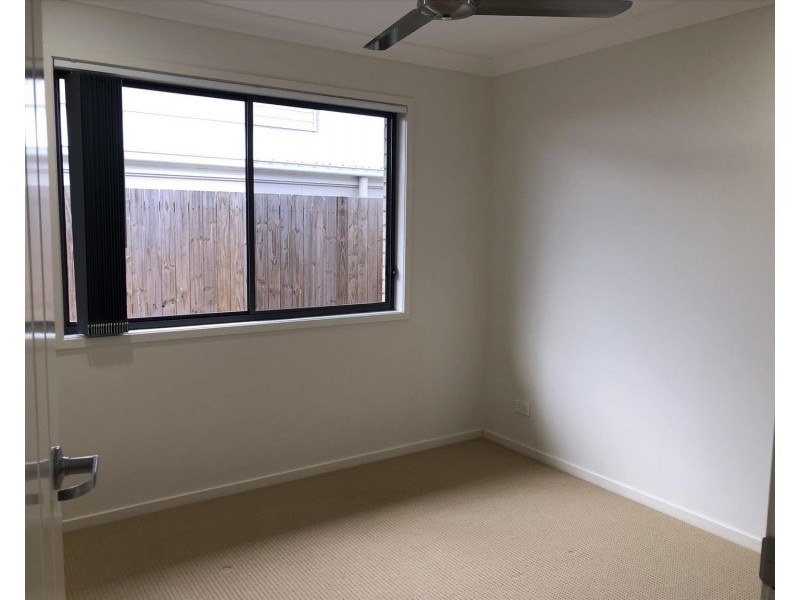 9 Woodrose Circuit, Pimpama QLD 4209