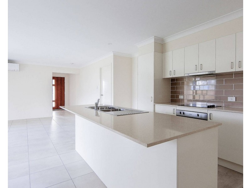 27 Dysart Drive, Holmview QLD 4207