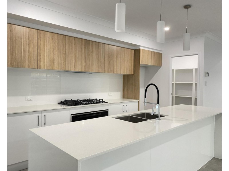 16 Lauenstein Crescent, Pimpama QLD 4209