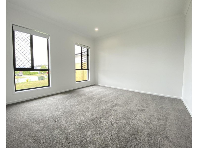 16 Lauenstein Crescent, Pimpama QLD 4209