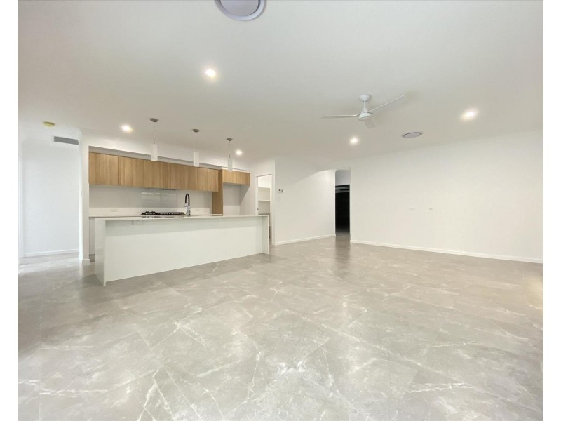 16 Lauenstein Crescent, Pimpama QLD 4209