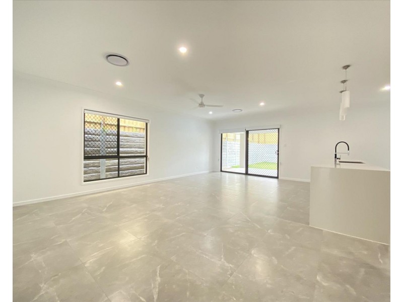 16 Lauenstein Crescent, Pimpama QLD 4209