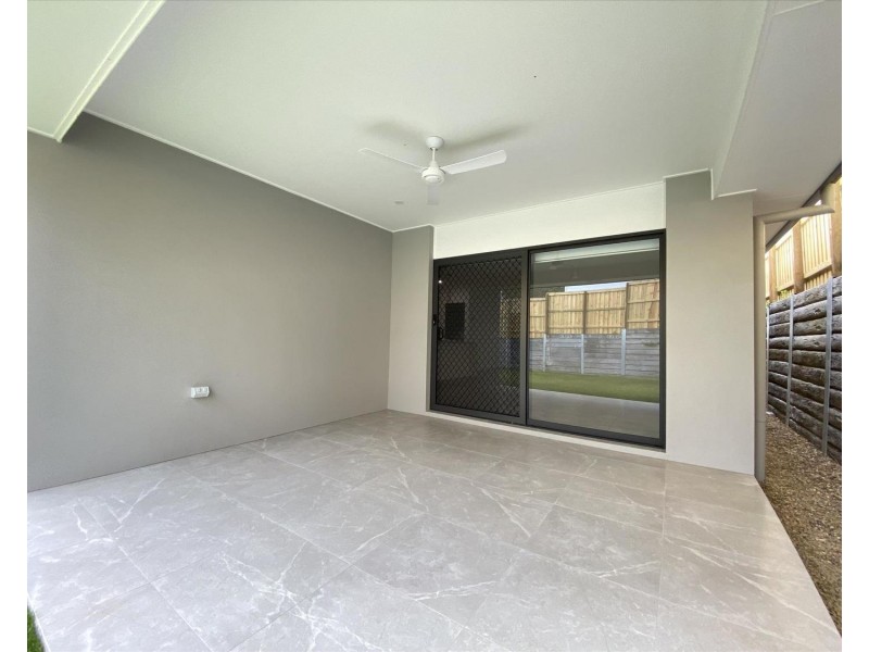 16 Lauenstein Crescent, Pimpama QLD 4209