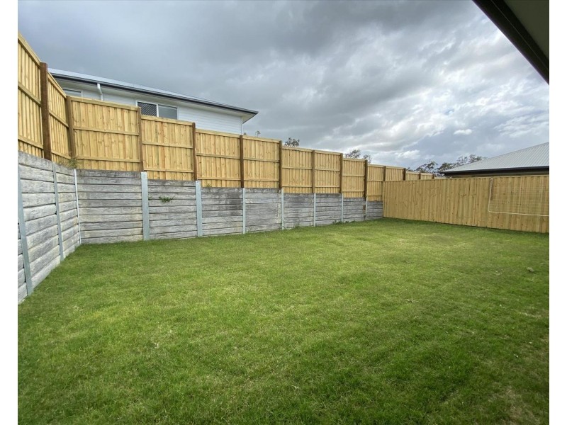 16 Lauenstein Crescent, Pimpama QLD 4209