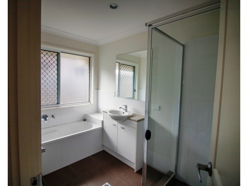 16 Collingrove Circuit, Pimpama QLD 4209