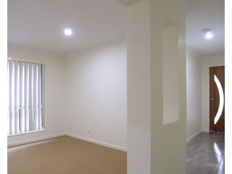 11 Sandalwood Drive, Pimpama QLD 4209