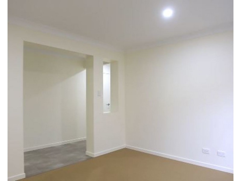 11 Sandalwood Drive, Pimpama QLD 4209