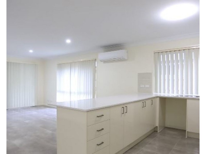 11 Sandalwood Drive, Pimpama QLD 4209