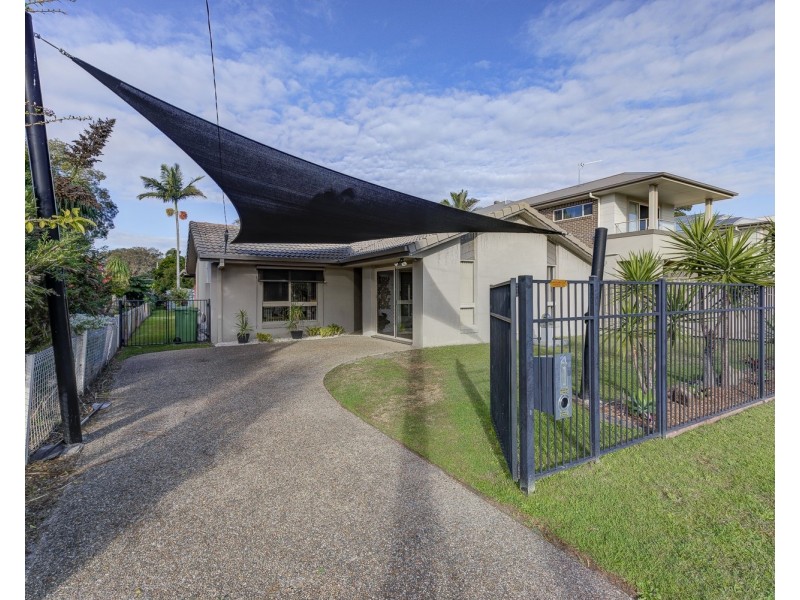 21 Ashgrove Avenue, Runaway Bay QLD 4216