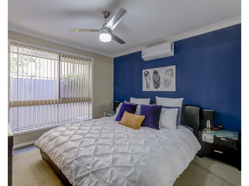 21 Ashgrove Avenue, Runaway Bay QLD 4216