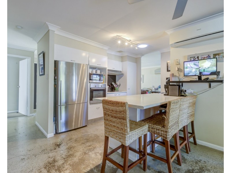 21 Ashgrove Avenue, Runaway Bay QLD 4216