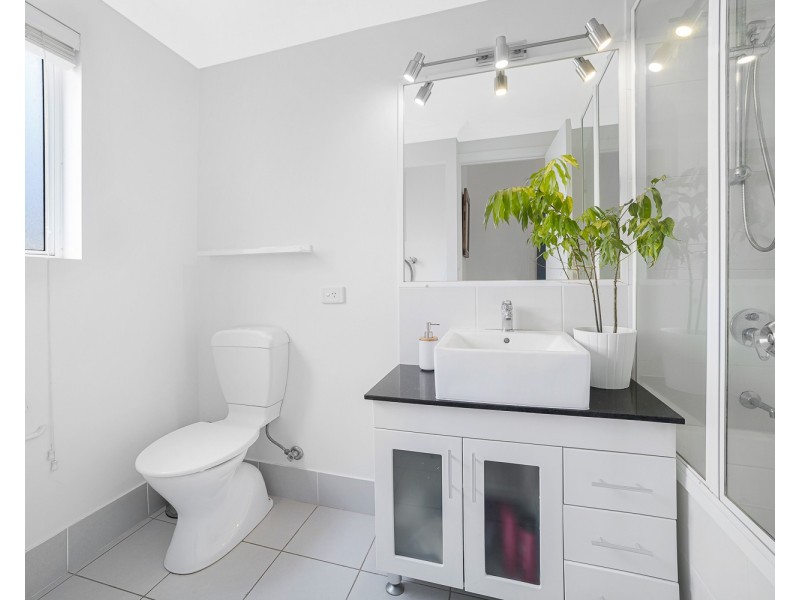 1/97 Muir Street, Labrador QLD 4215