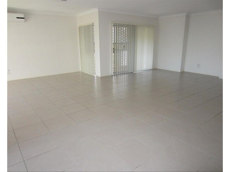 33 Mossman Parade, Waterford QLD 4133