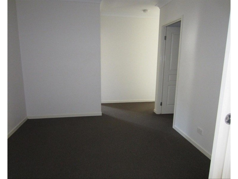 33 Mossman Parade, Waterford QLD 4133