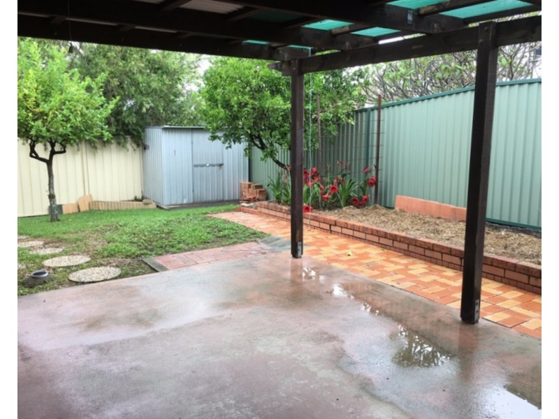 2/177 Olsen Avenue, Labrador QLD 4215