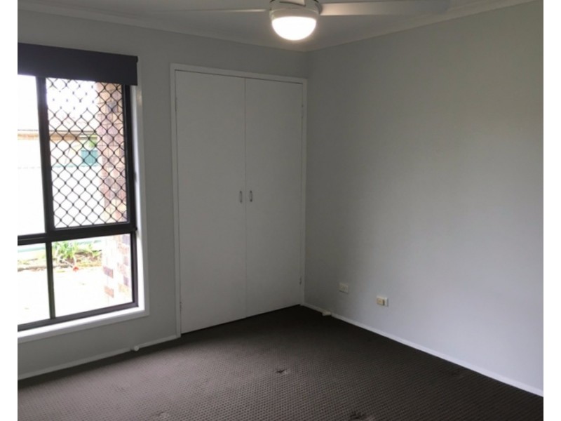 2/177 Olsen Avenue, Labrador QLD 4215