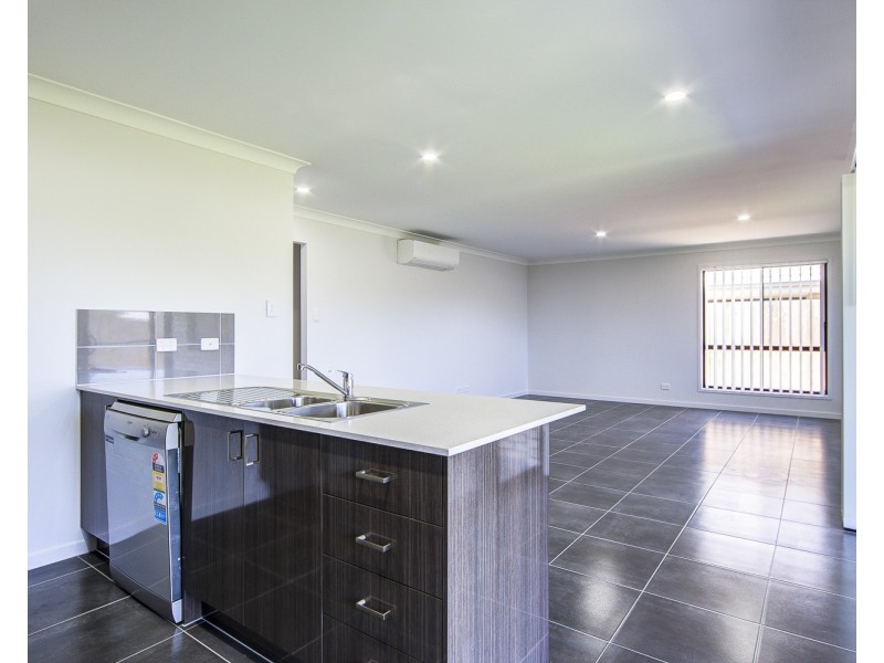 67 Fountain Street, Pimpama QLD 4209