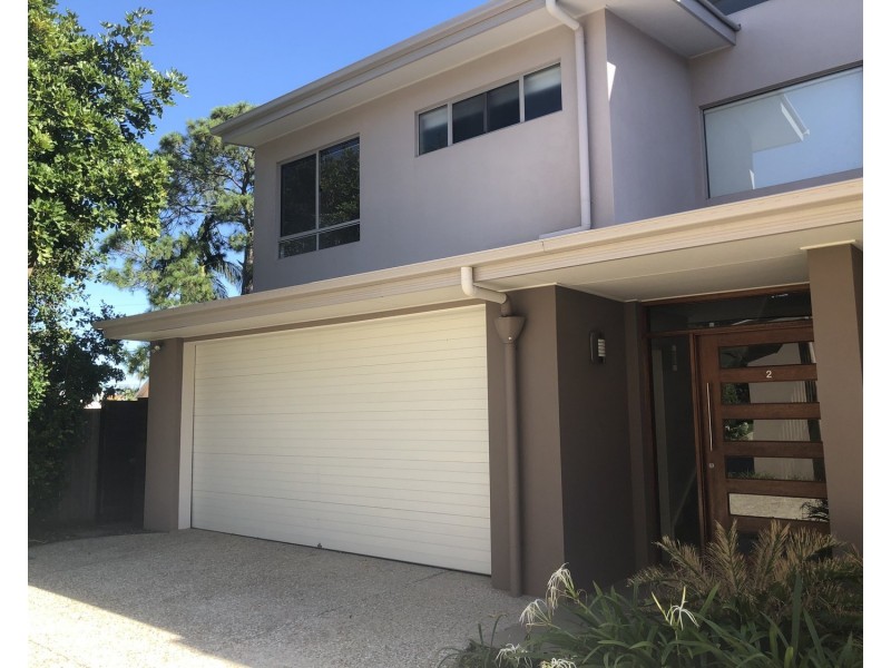 2/79 Falconer Street, Southport QLD 4215
