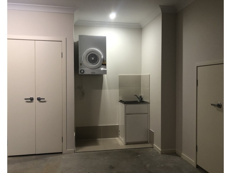 2/79 Falconer Street, Southport QLD 4215