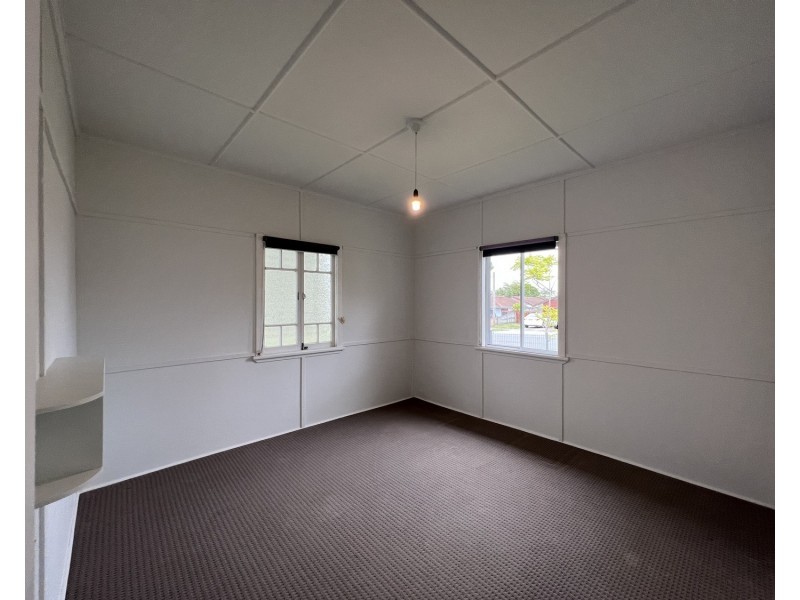 18 Shillito Street, Southport QLD 4215