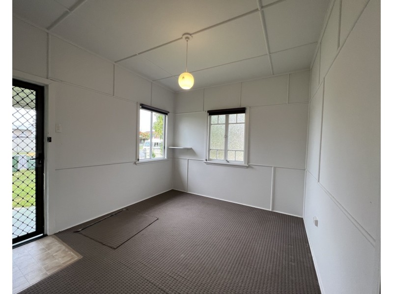 18 Shillito Street, Southport QLD 4215