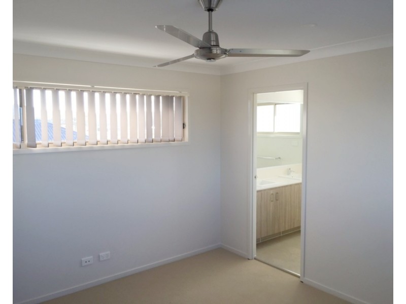 50 Fountain Street, Pimpama QLD 4209