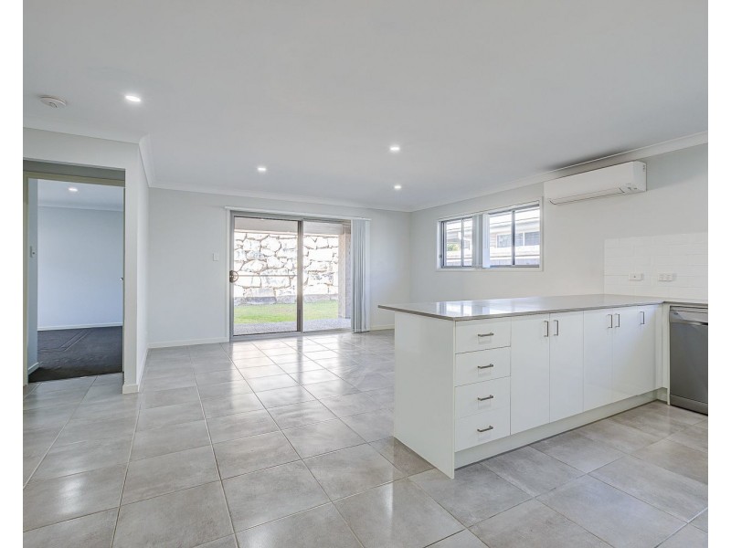 64 Brookfield Street, Pimpama QLD 4209