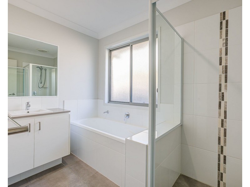 64 Brookfield Street, Pimpama QLD 4209