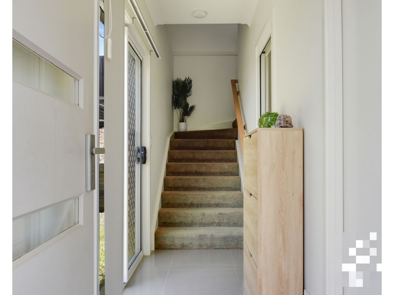 8 Nightshade Crescent, Pimpama QLD 4209