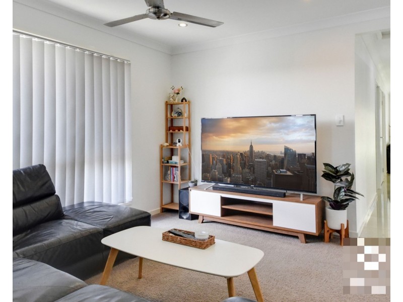 8 Nightshade Crescent, Pimpama QLD 4209