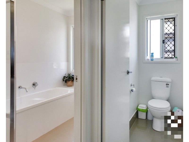 8 Nightshade Crescent, Pimpama QLD 4209