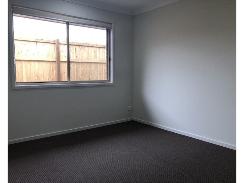 33 Gillian Drive, Coomera QLD 4209