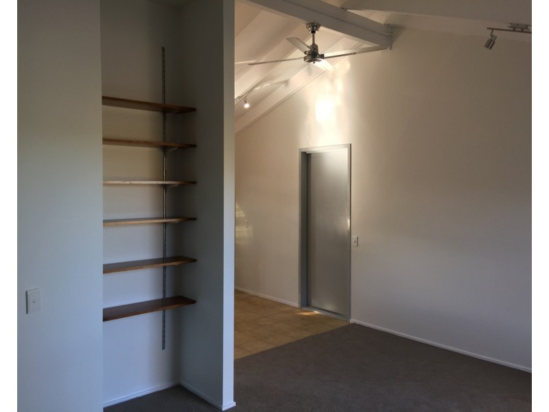 1/1 Ash Court, Arundel QLD 4214