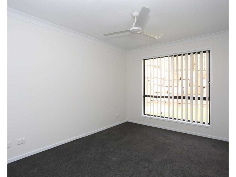 2/10 Loft Court, Pimpama QLD 4209