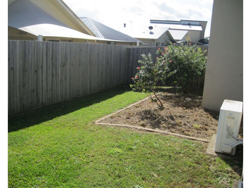 2/9 Pamphlet Lane, Coomera QLD 4209