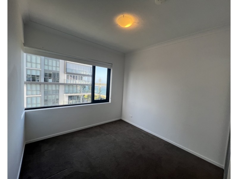 808/372 Marine Parade, Labrador QLD 4215