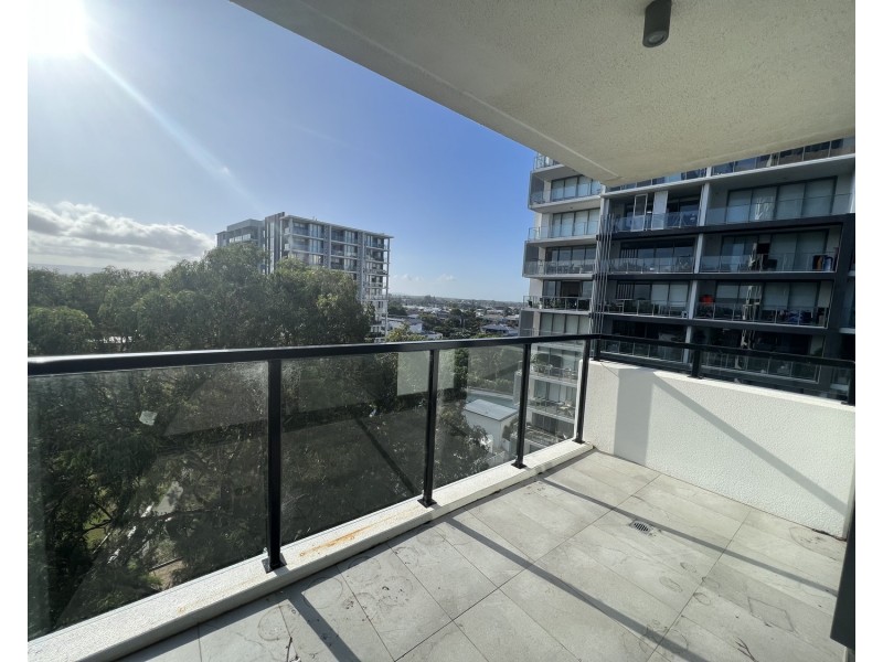808/372 Marine Parade, Labrador QLD 4215