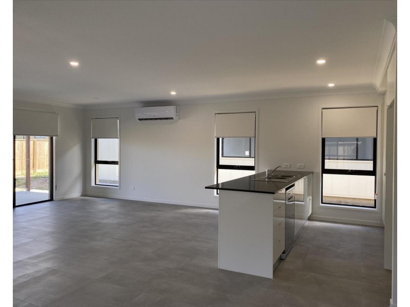 48 Hyde Drive, Yarrabilba QLD 4207