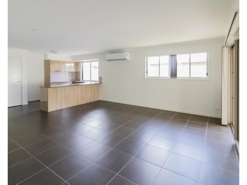 6 Troy Knight Drive, Pimpama QLD 4209