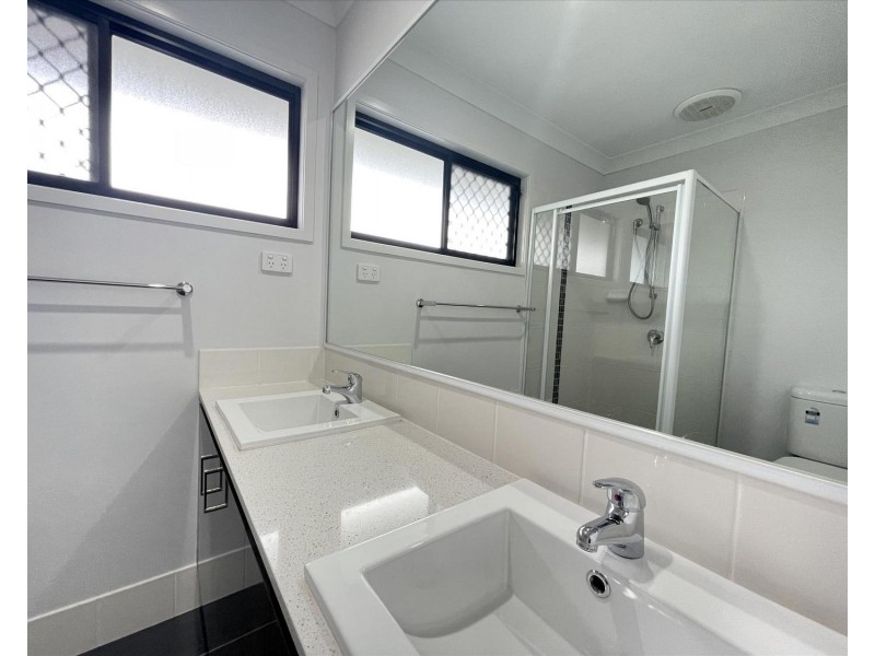 34 Fountain Street, Pimpama QLD 4209