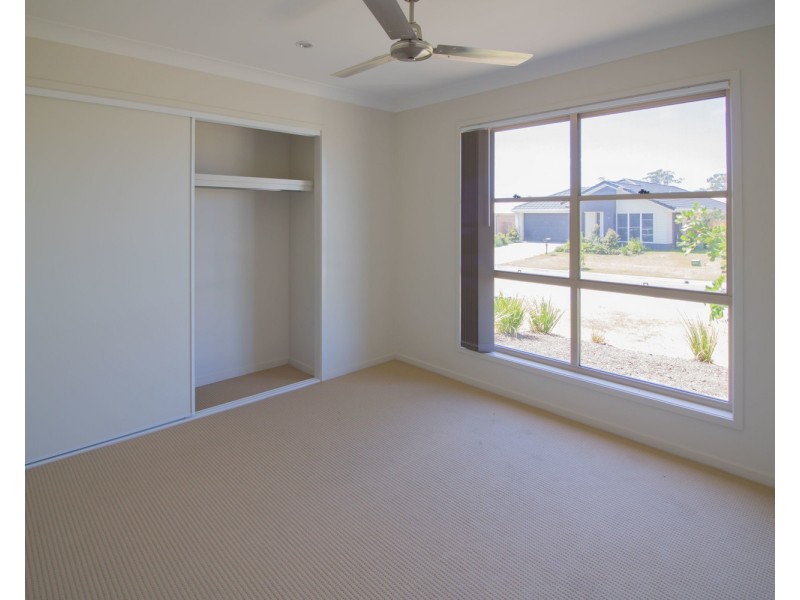 71 Milbrook Street, Pimpama QLD 4209