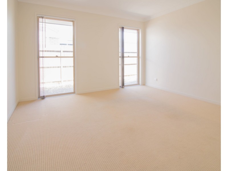 71 Milbrook Street, Pimpama QLD 4209