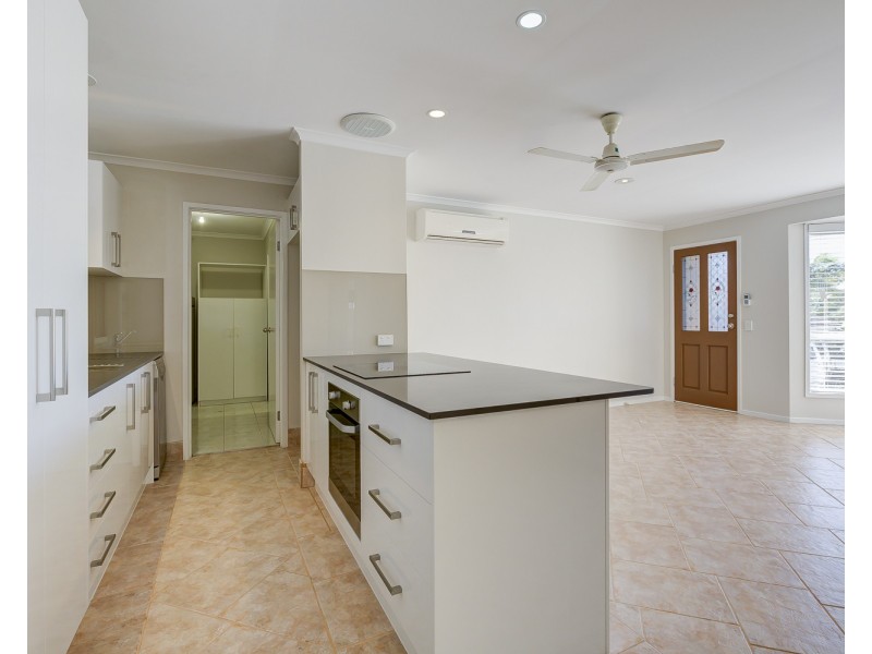 8/25 McMillan Street, Labrador QLD 4215
