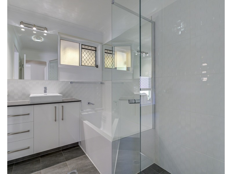 8/25 McMillan Street, Labrador QLD 4215