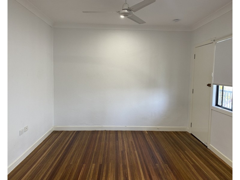 2/5 Little Norman Street, Southport QLD 4215