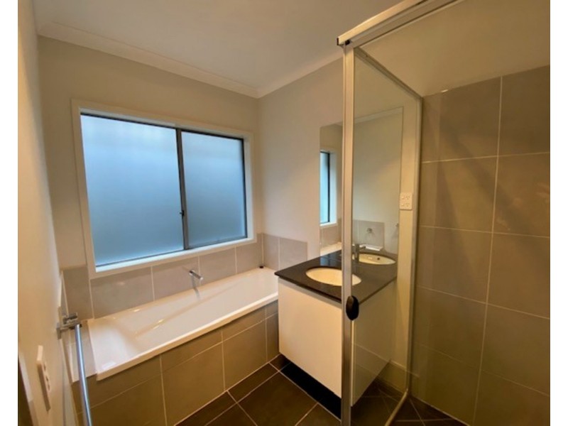 10 Vargon Circuit, Holmview QLD 4207