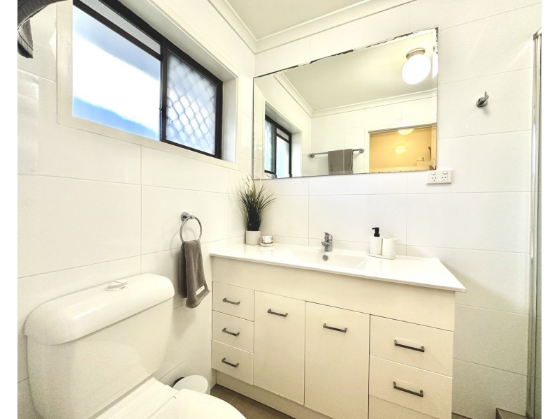 1/31 Victor Avenue, Paradise Point QLD 4216