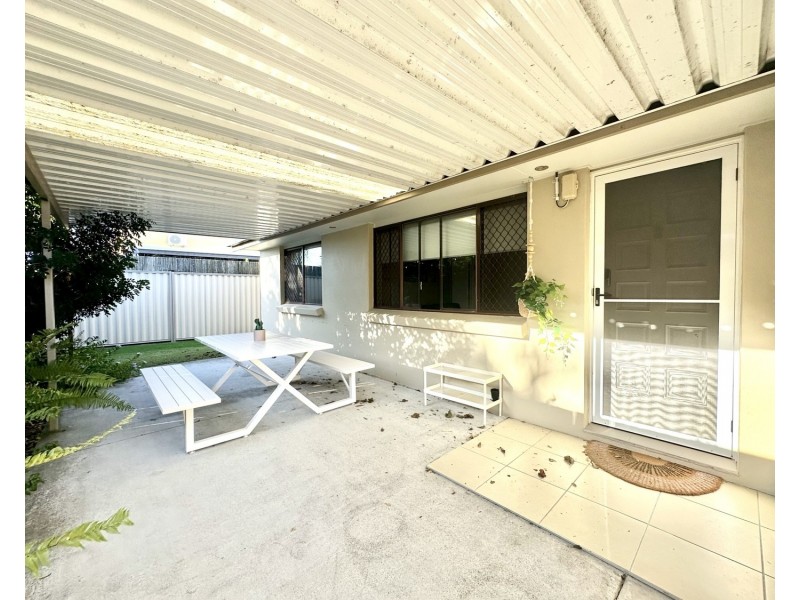 2/31 Victor Avenue, Paradise Point QLD 4216
