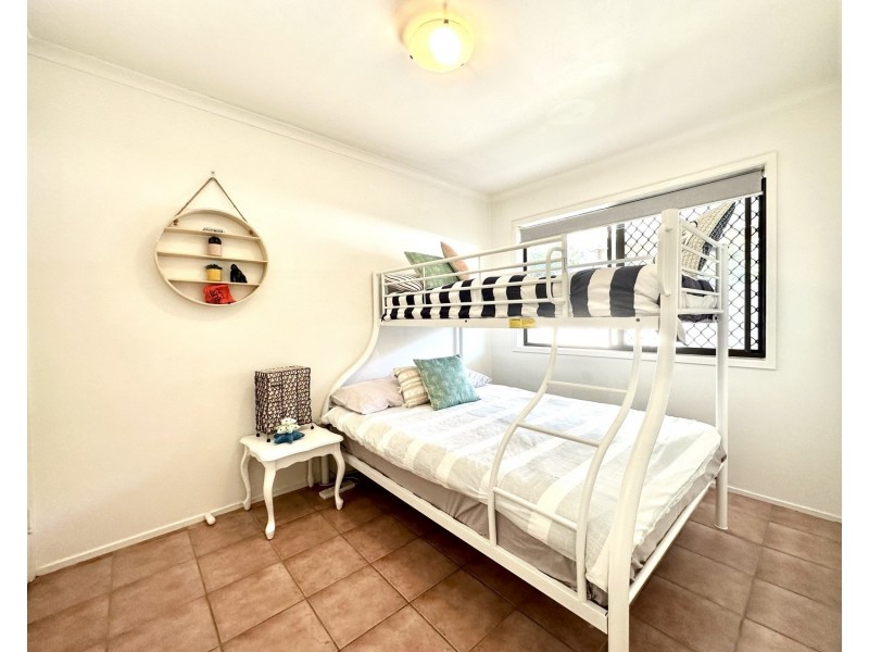 2/31 Victor Avenue, Paradise Point QLD 4216