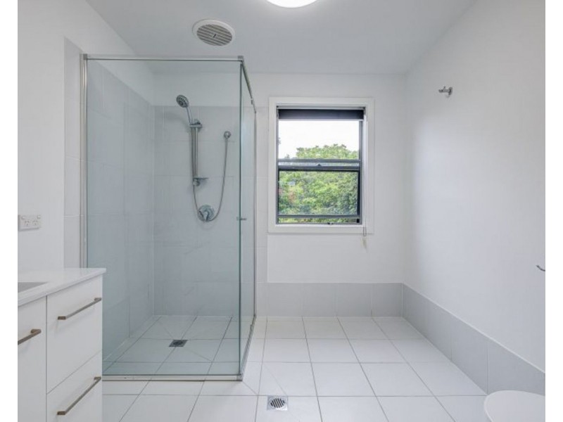 13 Shorehaven Place, Varsity Lakes QLD 4227